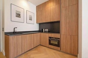 Coffee/tea maker, fridge, microwave, dishwasher - 1 bedroom Scandinavian design: La Guitare 22 (Cannes)