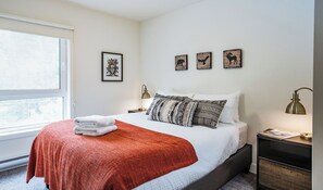 3 bedrooms, free WiFi, bed sheets