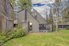 Exterior - Updated, great location, by Sharc and Village mall (Sunriver)