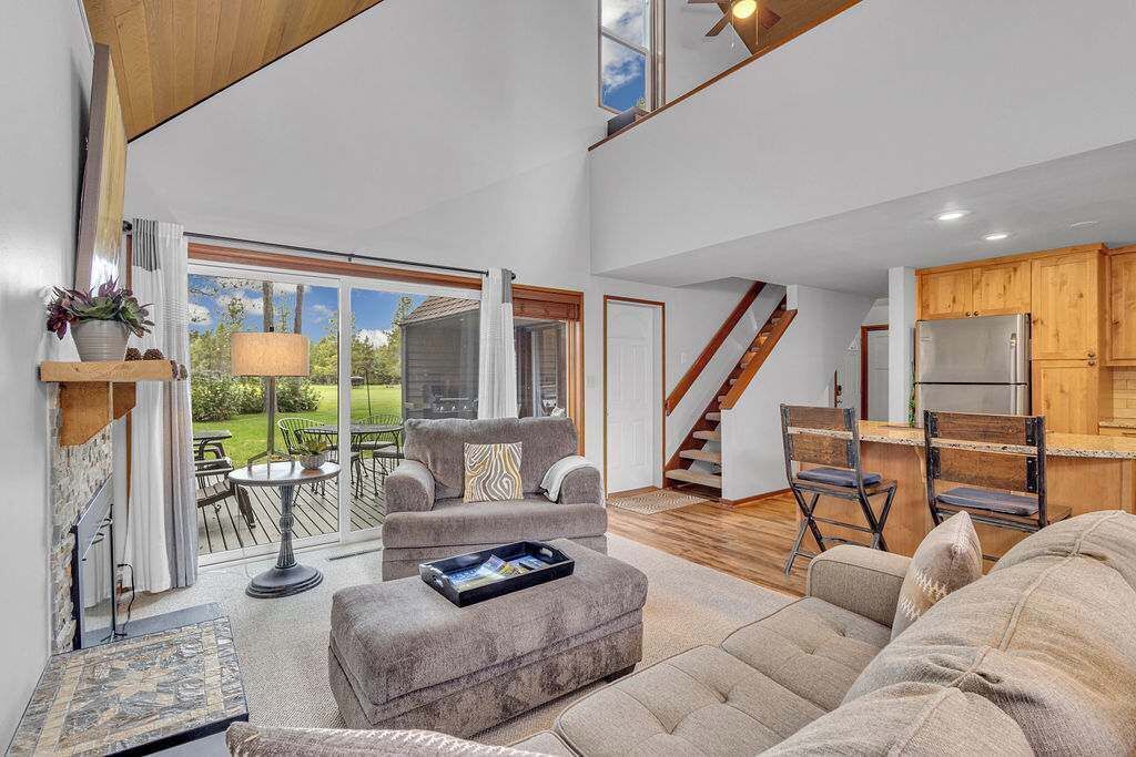 Fernseher, Kamin, Arbeitsbereiche