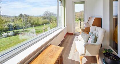 Host & Stay | Manifold