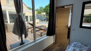 2 bedrooms, WiFi, bed sheets