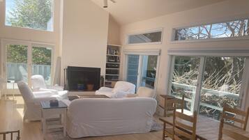 TV connectée, cheminée