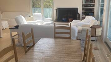 TV connectée, cheminée