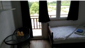 9 bedrooms, iron/ironing board, WiFi, bed sheets