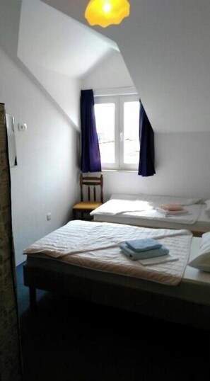 9 bedrooms, iron/ironing board, WiFi, bed sheets
