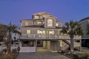 Exterior - Seaclusion: Oceanfront Luxury in Murrells Inlet (Murrells Inlet)
