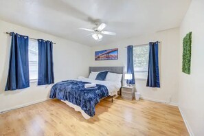 3 slaapkamers, een bureau, een strijkplank/strijkijzer, gratis wifi