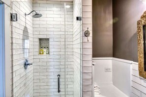 Shower, hair dryer, towels, shampoo