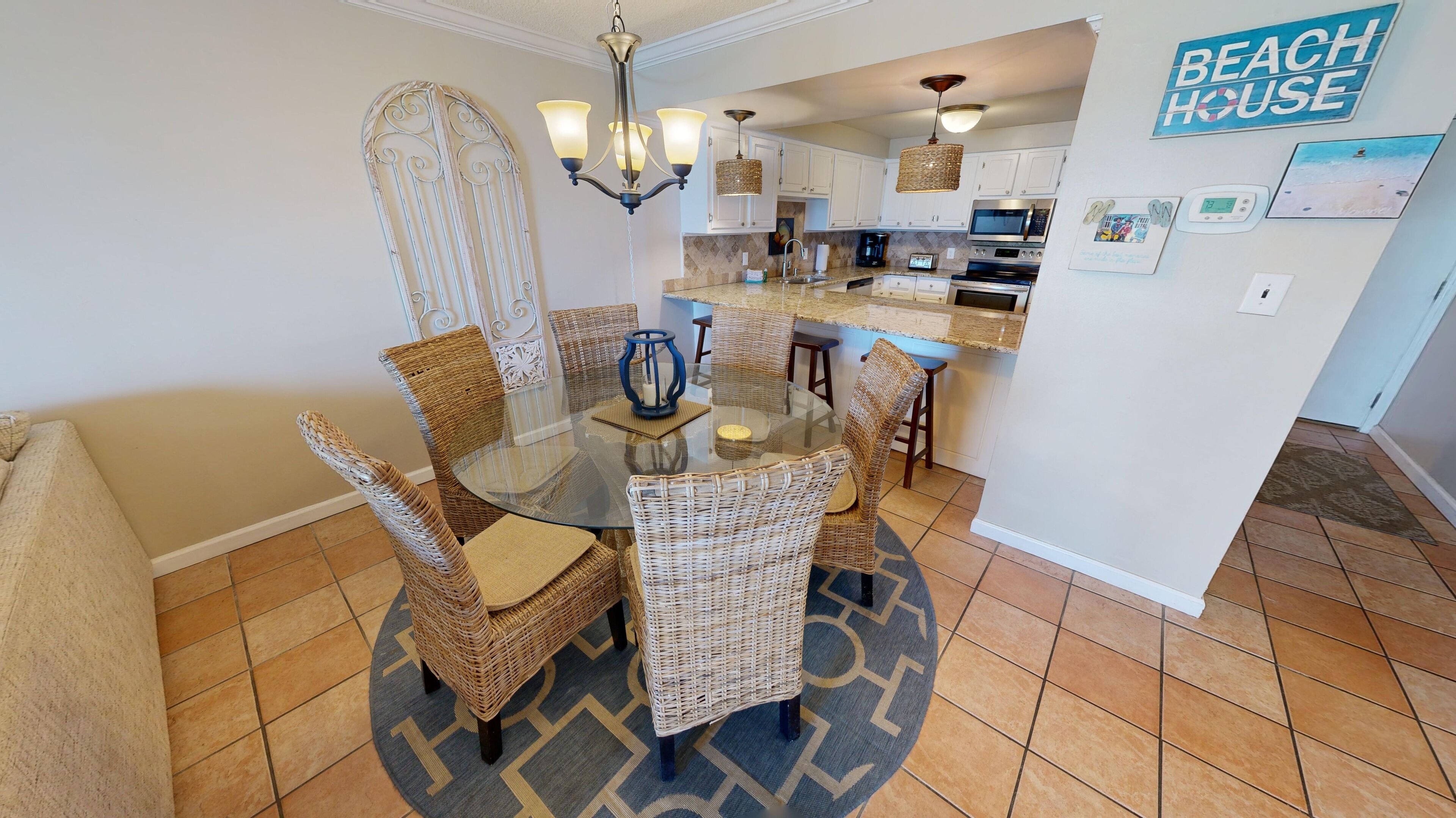 Condo, 2 Bedrooms | Dining