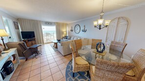 Condo, 2 Bedrooms | Dining