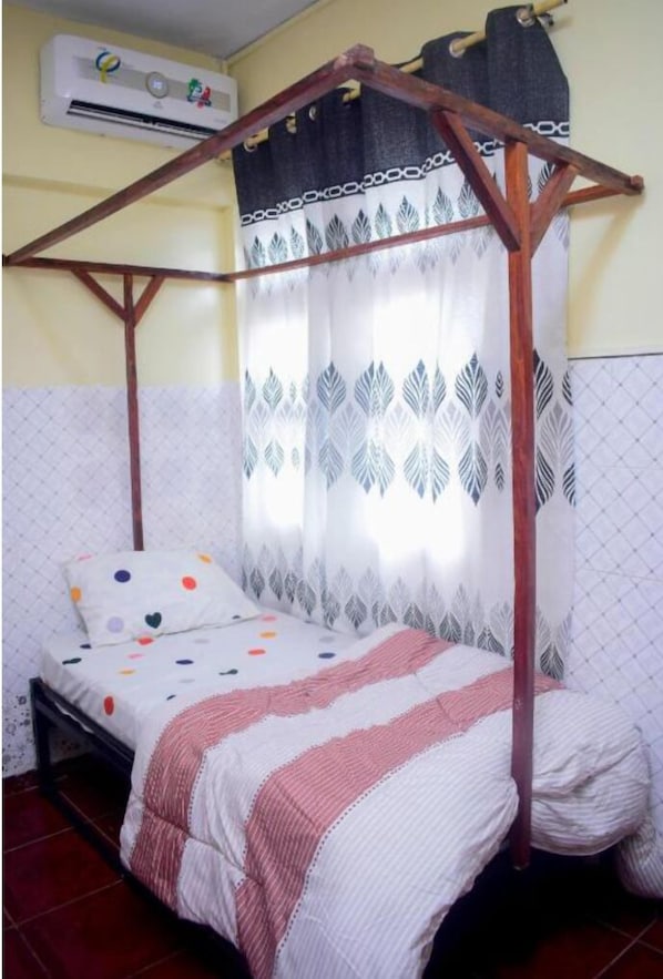 Classic Triple Room, City View