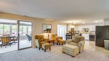 House (4 Bedrooms) | Interior