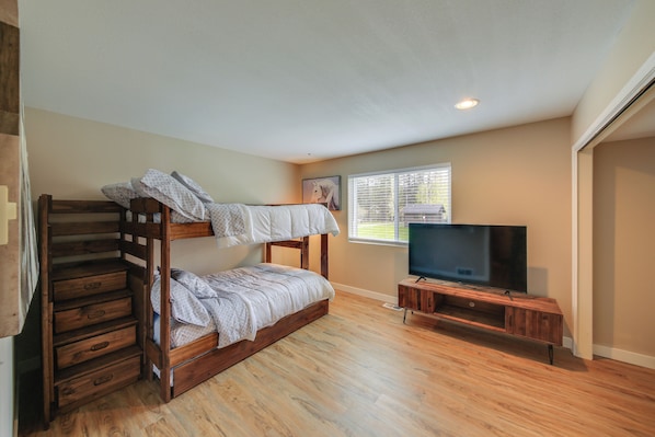 House (4 Bedrooms) | Interior
