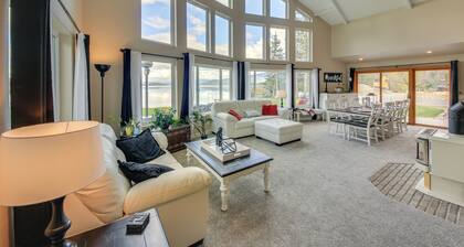 Beachfront Sagle Retreat w/ Boat Dock & Lift