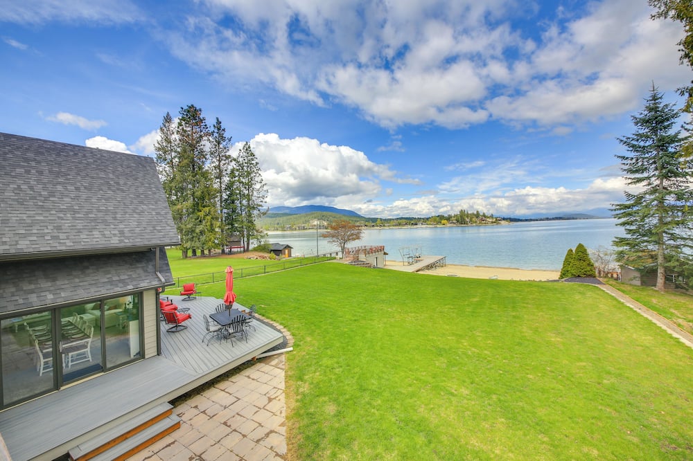 Beachfront Sagle Retreat w/ Boat Dock & Lift - Thama, ID
