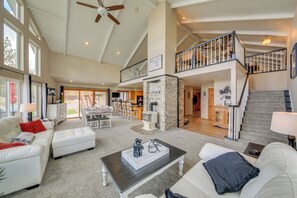House (4 Bedrooms) | Interior - Beachfront Sagle Retreat w/ Boat Dock & Lift (Sagle)