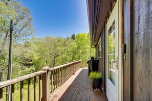 House (2 Bedrooms) | Interior - Fire Pit + Community Perks: Murphy Family Cabin! (Murphy)