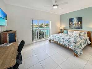 2 slaapkamers, een bureau, een strijkplank/strijkijzer, gratis wifi