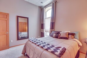 Apartment (2 Bedrooms) | Interior - Mcgregor Condo w/ Brewery On-site: Steps to River! (McGregor)