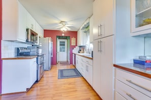 House (3 Bedrooms) | Interior