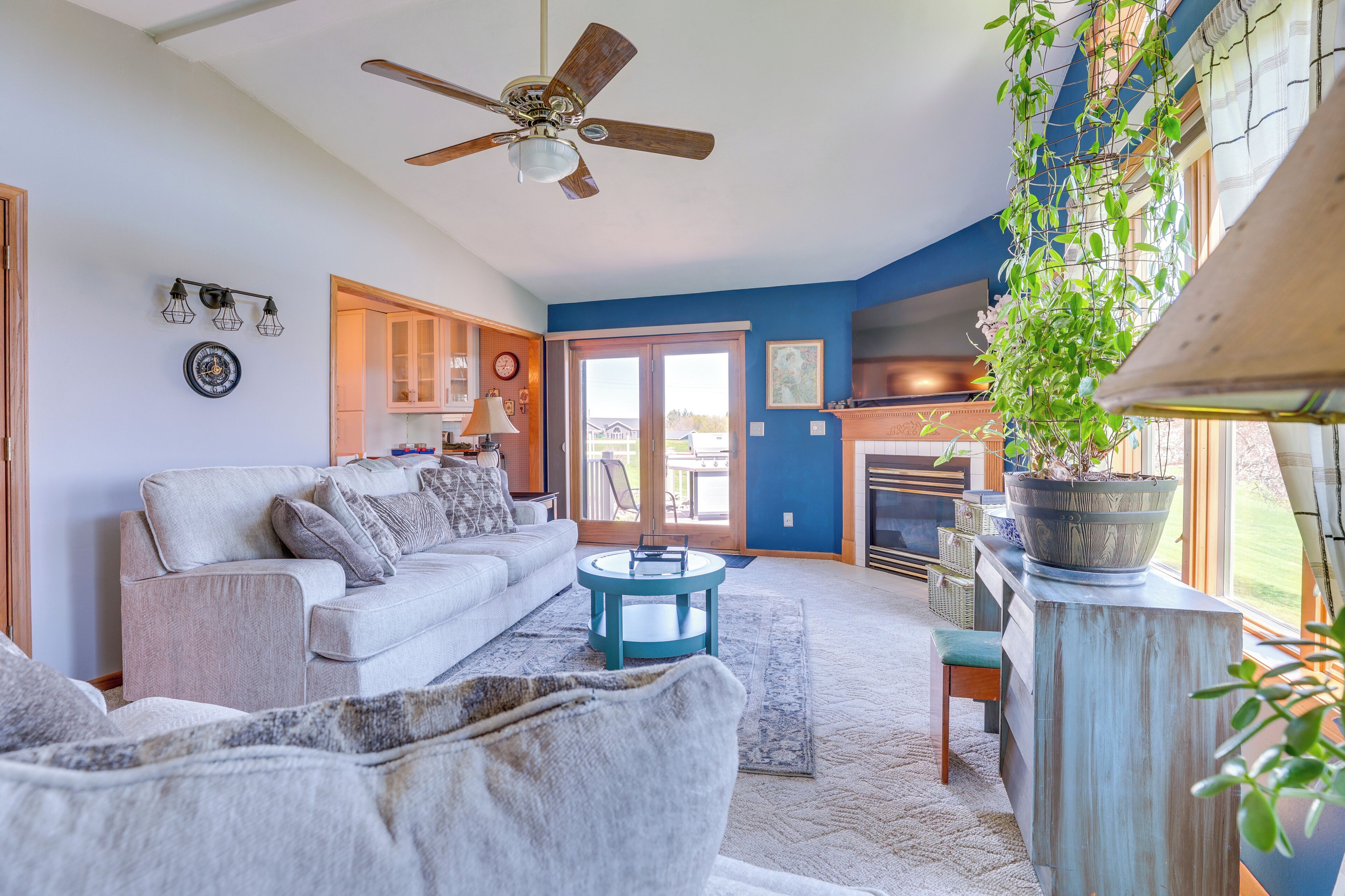 House (3 Bedrooms) | Interior