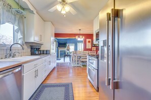 House (3 Bedrooms) | Interior