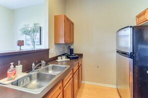 Apartment (2 Bedrooms) | Interior - Michigan Townhome w/ Smart TV: 25 Mi to Detroit! (Northville)