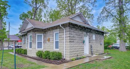 Pet-friendly Pacific Cottage Near Purina Farms!
