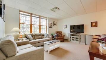 Apartment (2 Bedrooms) | Front of property