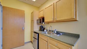 Apartment (0 Bedroom) | Interior