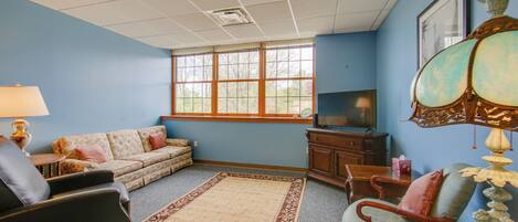 Appartamento (1 Bedroom) | Area soggiorno | TV