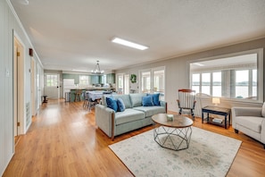 House (3 Bedrooms) | Interior - Lakefront Troutman House w/ Spectacular Sunsets! (Troutman)