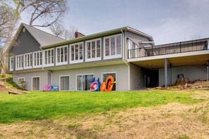 Interior - Lakefront Troutman House w/ Spectacular Sunsets! (Troutman)