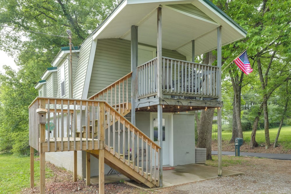 5 Mi to Columbia: Pet-friendly Culleoka Home - Columbia, TN