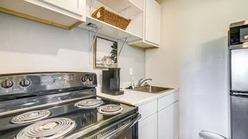 Apartment (0 Bedroom) | Interior