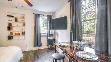 Apartment (0 Bedroom) | Interior