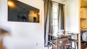 Apartment (0 Bedroom) | Interior