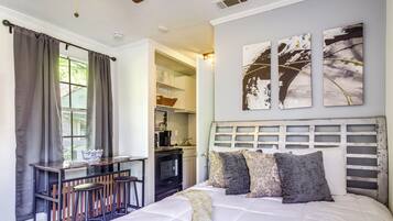 Apartment (0 Bedroom) | Front of property