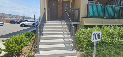 Modern 2BDR | 1 BATH | Free Parking | Minutes to Hwy 401