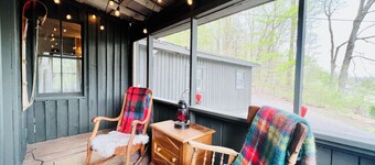 HOOTING HAUS - HOT TUB - FIRE PIT - CABIN RETREAT