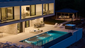 Outdoor dining - Villa Hillside Gem 49,5sqm Heated pool with hydromassage, Whirlpool, Media room with PS4, 4 en-suite bedrooms, 8 people (Hrscevani)