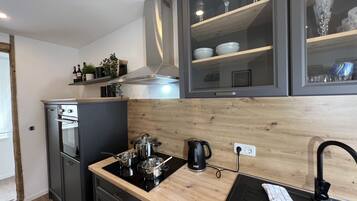 Oven, stovetop, dishwasher