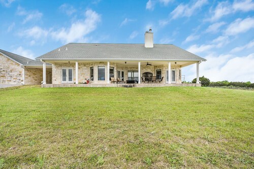 Family Ranch on 14 Acres +Wiffle Ball & Disc Golf Course and Large Game Room
