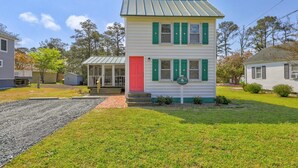 Exterior - Adorable Chincoteague home by Seaside Vacations & Sales (Chincoteague Island)