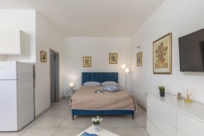 Estúdio família (Holiday Home Sladonja - Apartment 02) | 1 quarto, cofres nos quartos, espaço de trabalho para notebook