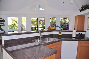 Fridge, microwave, oven, stovetop - Welcoming, open and spacious 3 Bed/3Bath - Enjoy the magic of the Northshore! (Princeville)