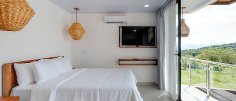 3 habitaciones, caja de seguridad en la habitación y escritorio