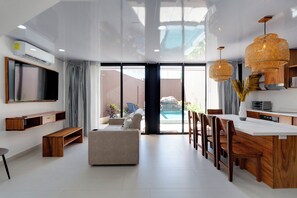 Interior - Cozy brand new Villa, private pool, jacuzzi, balcony, volcano view, 3 stories (La Palma de la Fortuna)