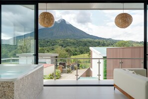 Property grounds - Cozy brand new Villa, private pool, jacuzzi, balcony, volcano view, 3 stories (La Palma de la Fortuna)
